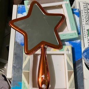 Jeffree star mirror